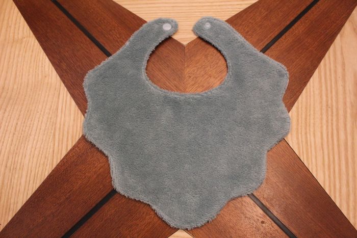 Bavoir fleur - photo numéro 2