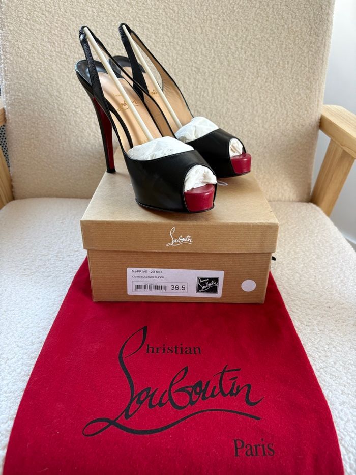 Escarpins bouts ouverts Louboutin - Taille 36,5 - photo numéro 7