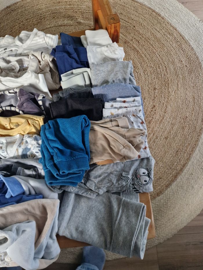 Lot vêtements 1 mois mixte ou garçon - photo numéro 4