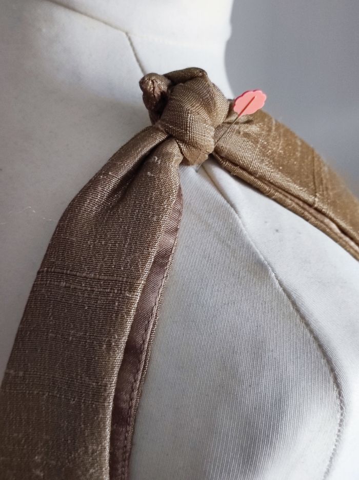 Superbe Sac à main Brodé Champagne et blanc UNICEF fait main en Inde - photo numéro 3