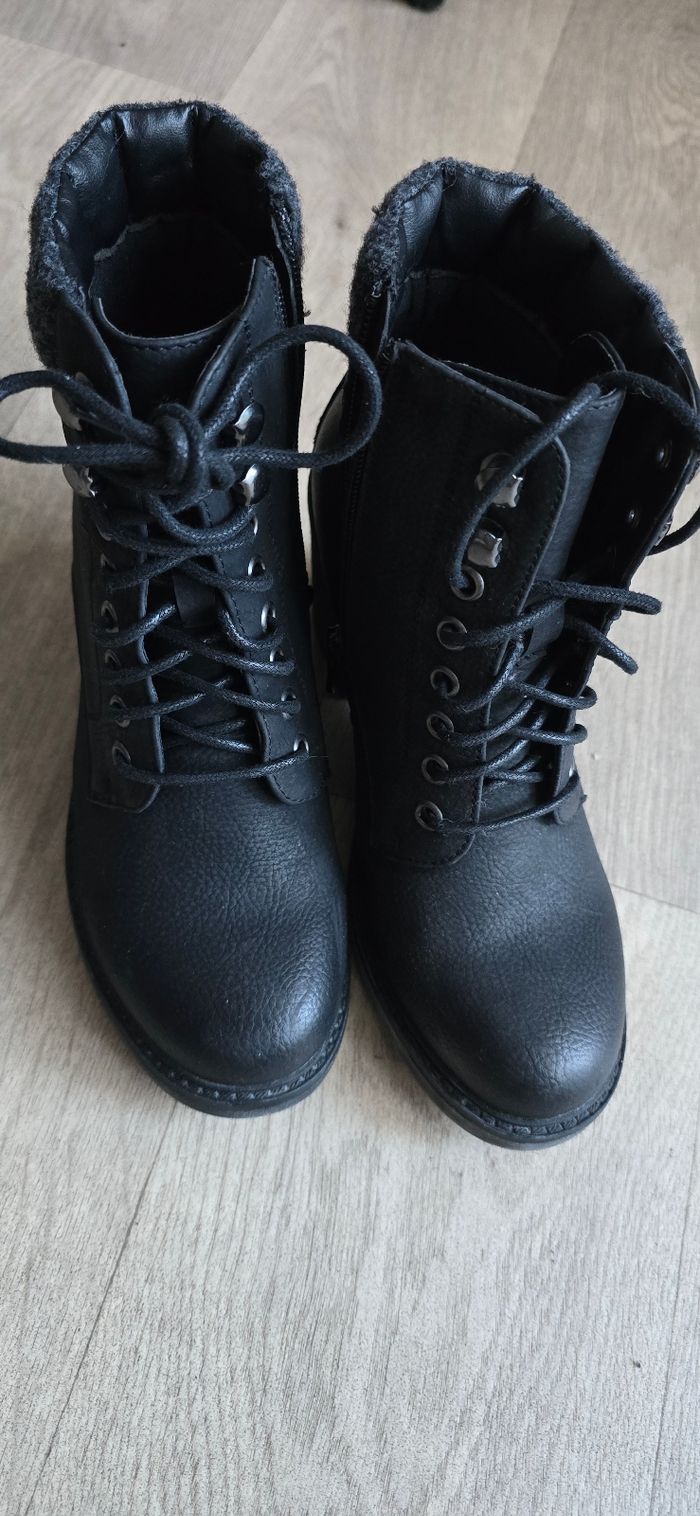 Bottine noire - photo numéro 2