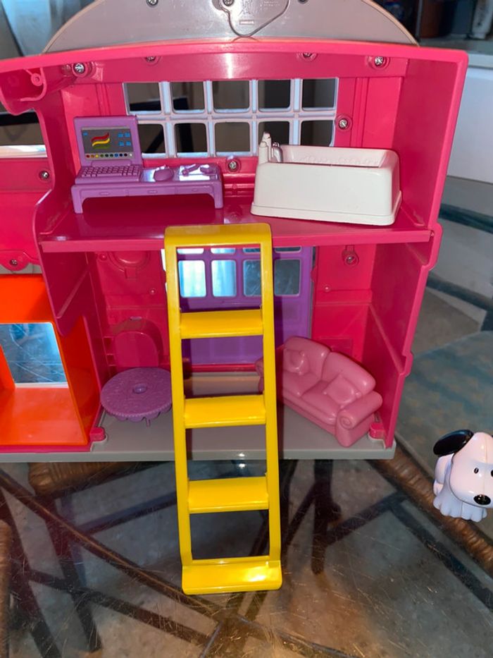 Petite maison musicale en plastique et accessoires. - photo numéro 5