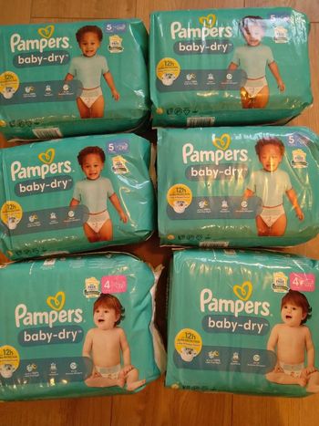 Lot de 6 paquets de couches bébé Pampers baby-dry taille 4 et 5