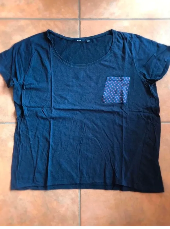 Joli  tee shirt  Kiabi  (L)  en parfait  état