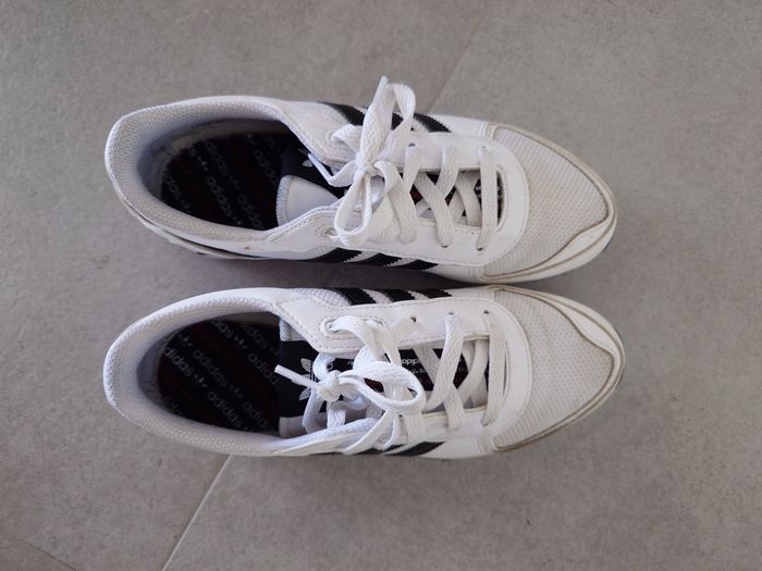 Basket adidas taille 37,5 - photo numéro 3