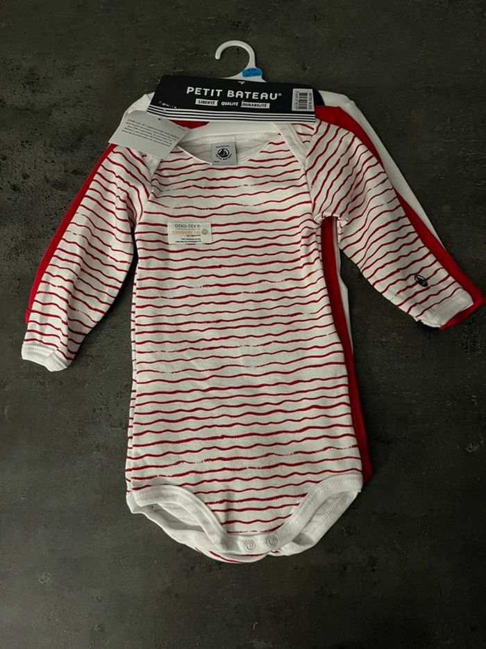 Lot de 3 bodies petit bateau (6 mois)