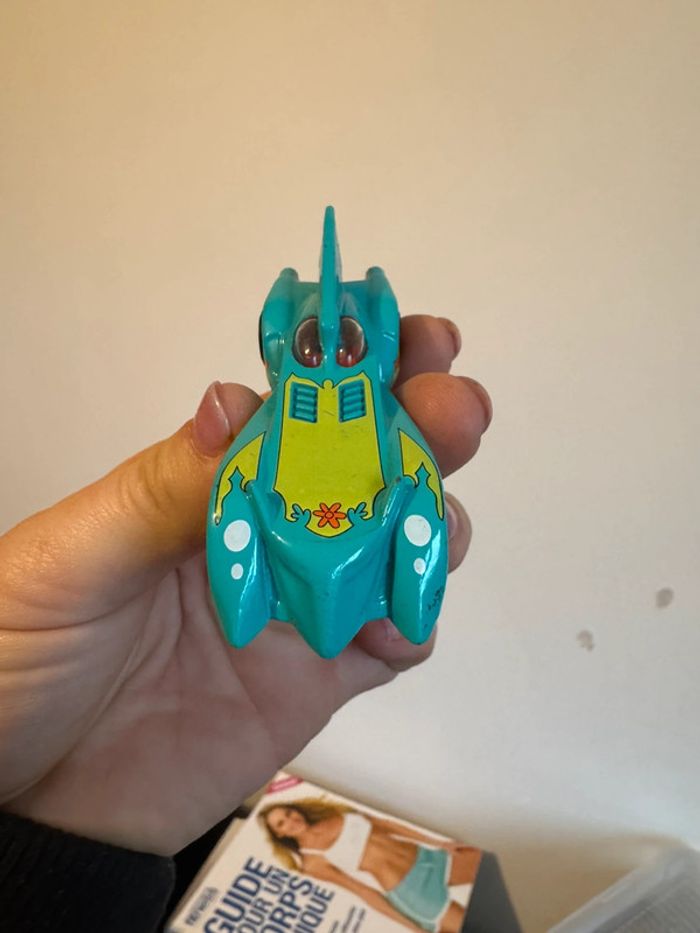 Voiture scoubidou hot wheels