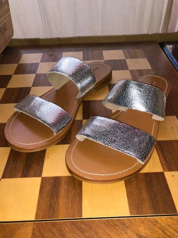 Sandales neuves marque COULEUR POURPRE taille 38