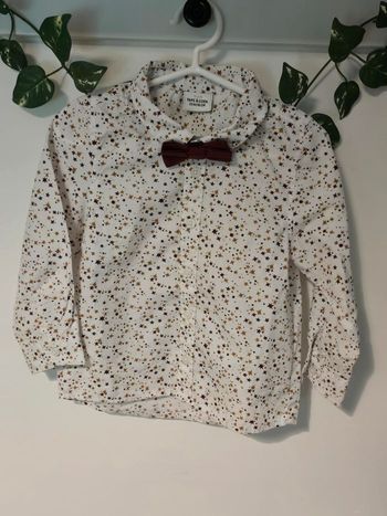 Neuve (non portée ) 💙😍(très classe)   superbe  chemise ml , noeud papillon amovible 23 mois garçon💙😍