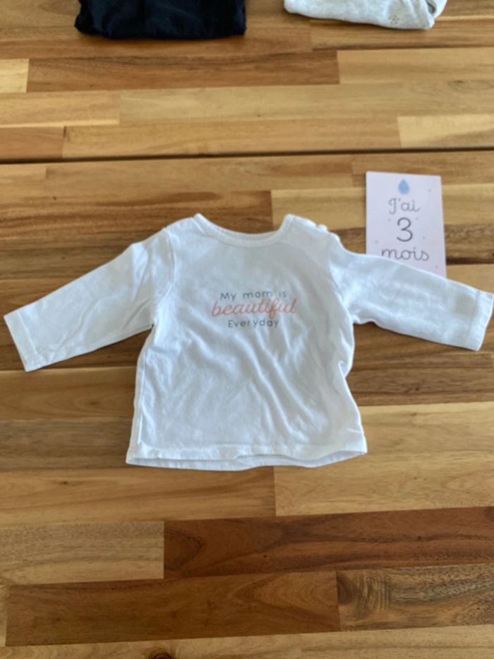 Lot t-shirts et pantalon - photo numéro 14