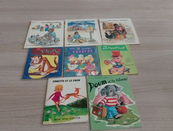Lot de 8 petits livres enfants divers