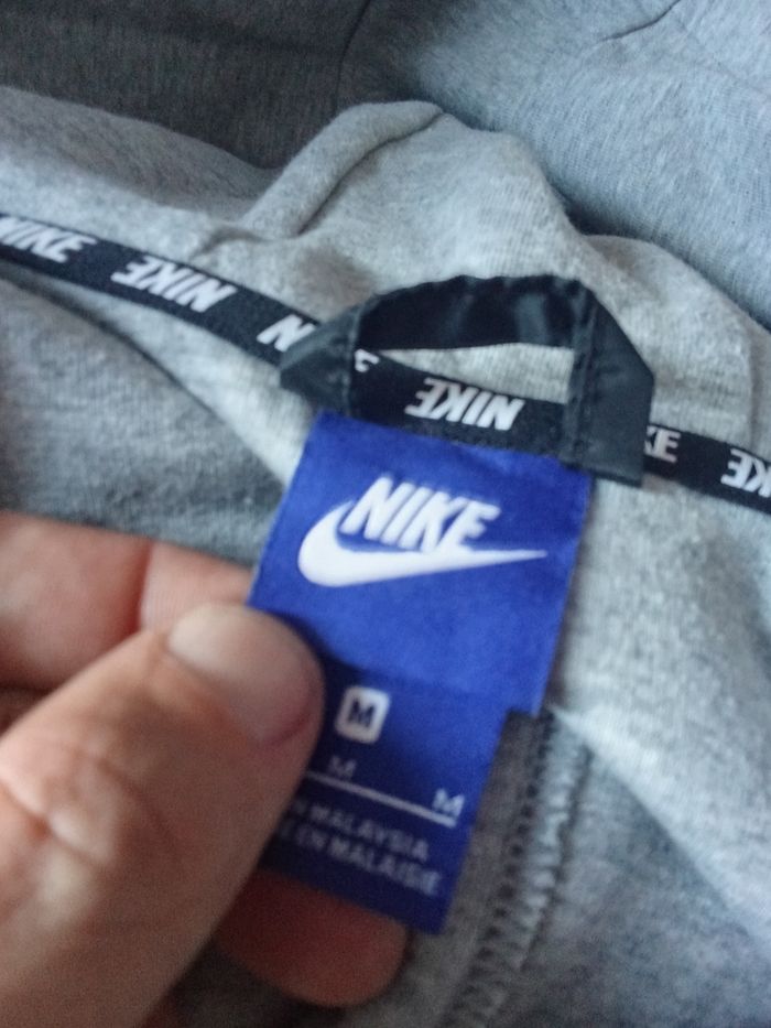 Veste NIKE taille M couleur gris et noir - photo numéro 8