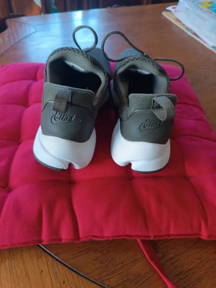 Sneakers kaki Nike 37.5 - photo numéro 3