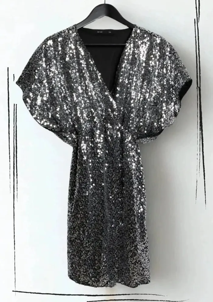 Robe à sequins gris argenté Metallic grey sequin dress First & I Taille XS - photo numéro 2