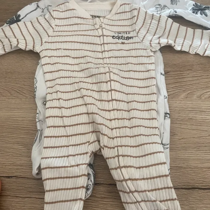 Lot de 5 pyjama 1 mois - photo numéro 5