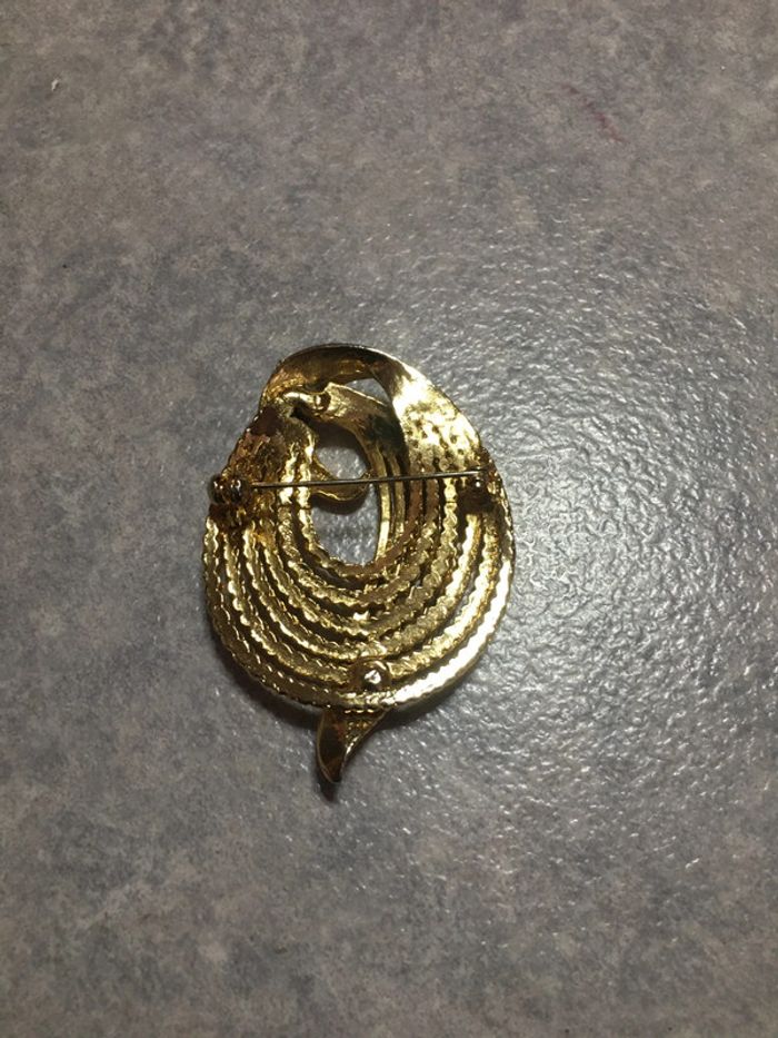 broche dorée - photo numéro 3