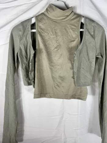 Lot petit top vert et veste YesStyle