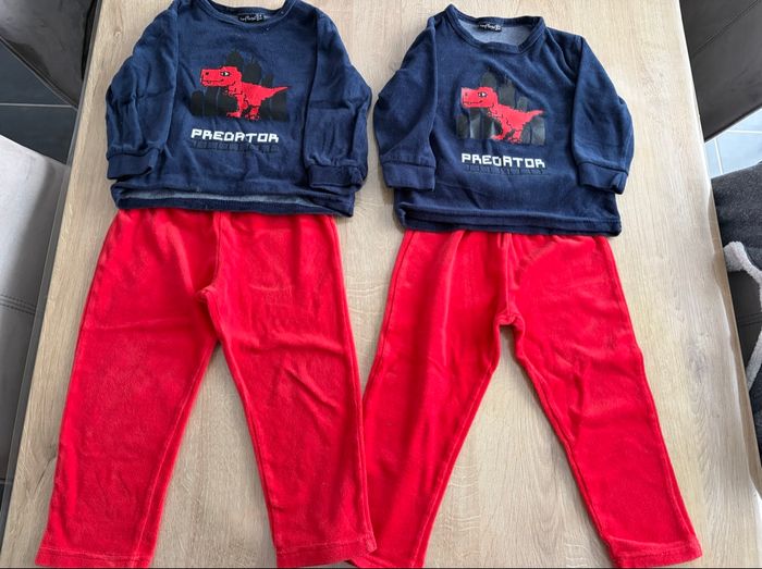 2 pyjamas velours