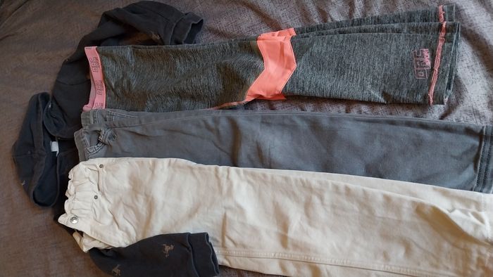 Lot 22 vêtements fille 8 ans - photo numéro 3