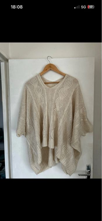 pull manche courte couleur crème taille 50/52 de chez Gémo