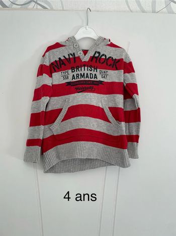 Pull 4 ans à capuche