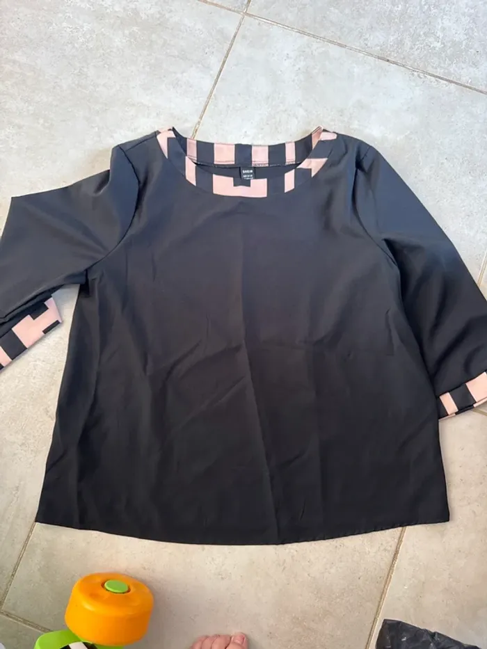 Ensemble Shein taille L – Haut + pantalon fluide à motif graphique - photo numéro 3