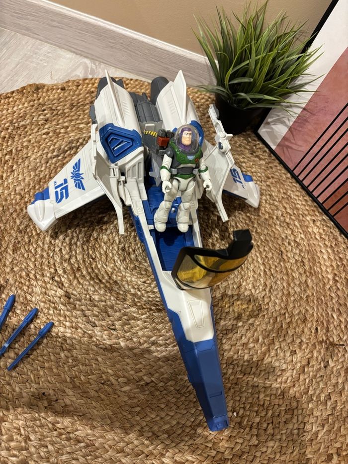 Vaisseau de buzz l’éclair de combat 50cm et figurine buzz 13cm - photo numéro 7
