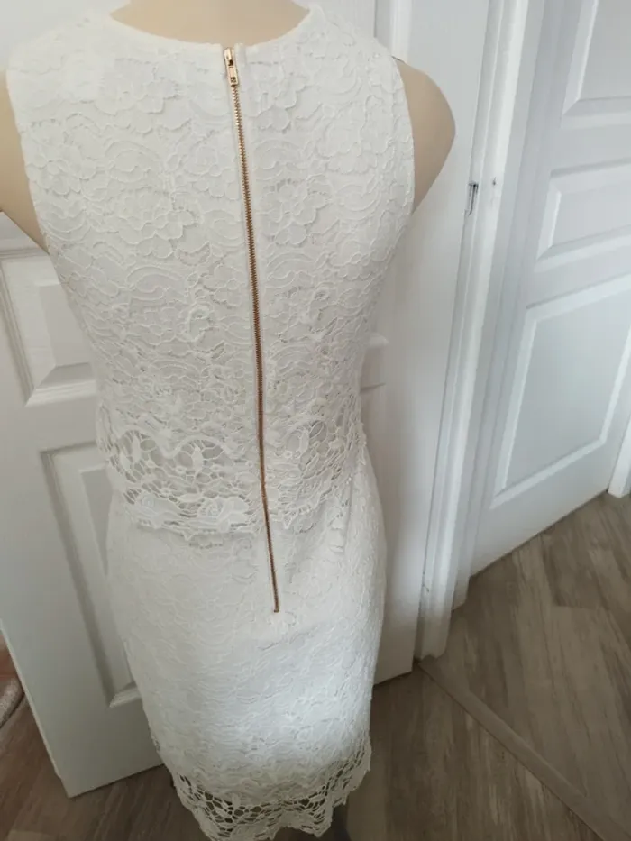 Robe en dentelle blanche taille 36 - photo numéro 4