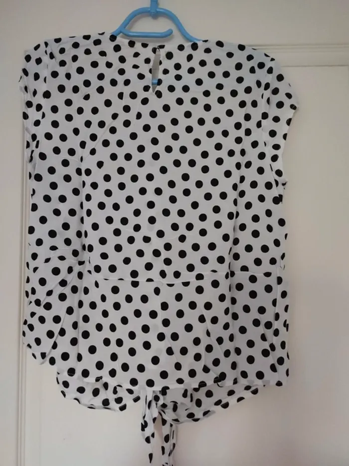 Blouse a pois - photo numéro 2
