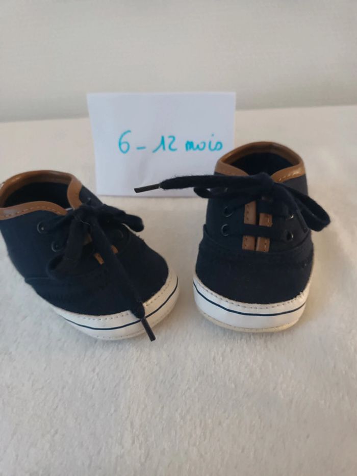 Petite chaussure souple 6-12 mois tape a l oeil