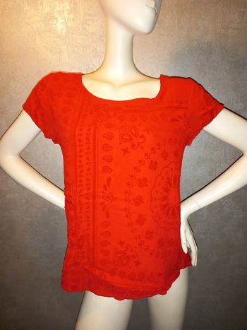tee shirt rouge motifs velours ouvert dos desigual taille 40