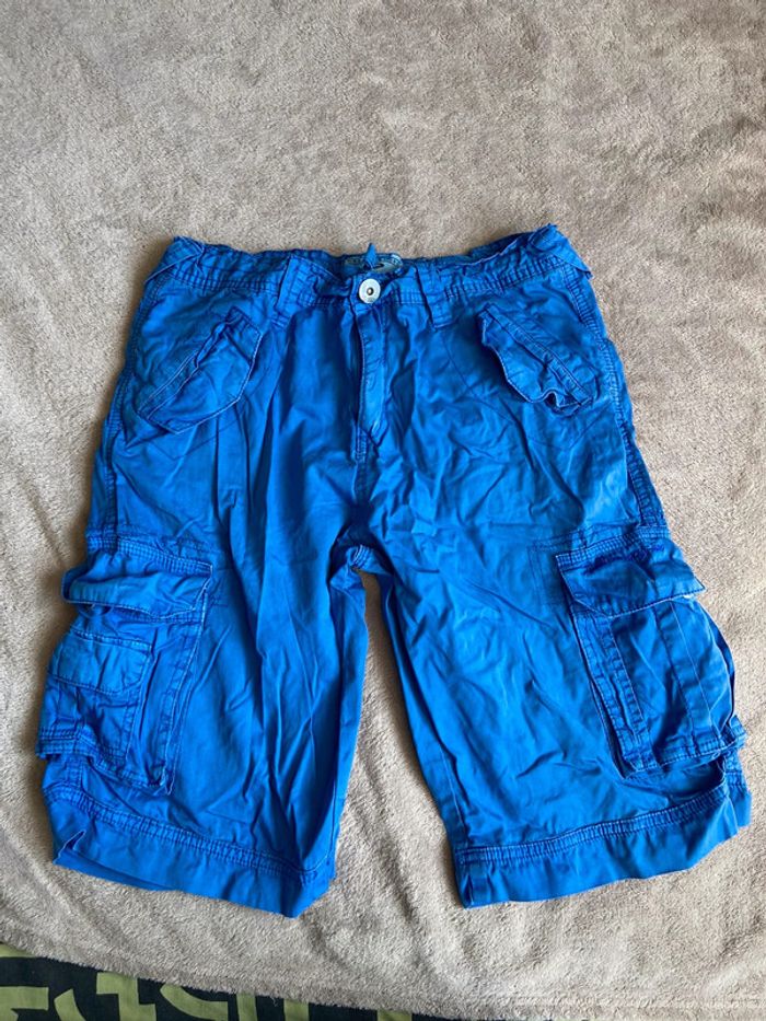 Short bleu