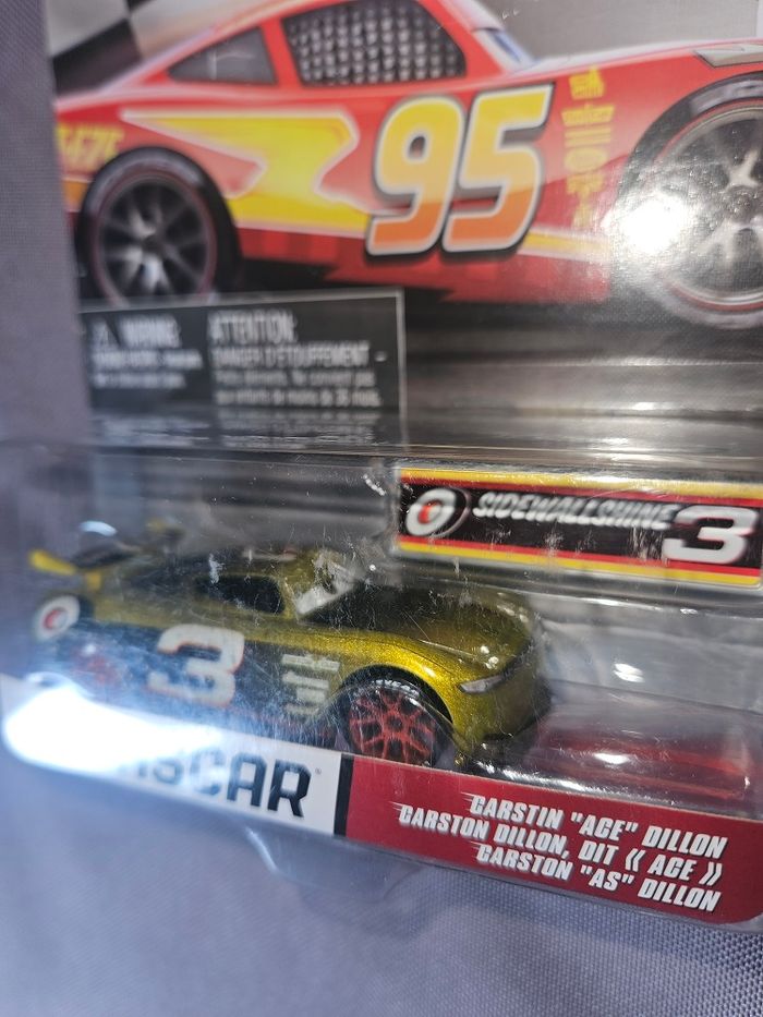 Voiture cars disney mattel metal neuf cars disney pixar mattel série spécial NASCAR - photo numéro 2