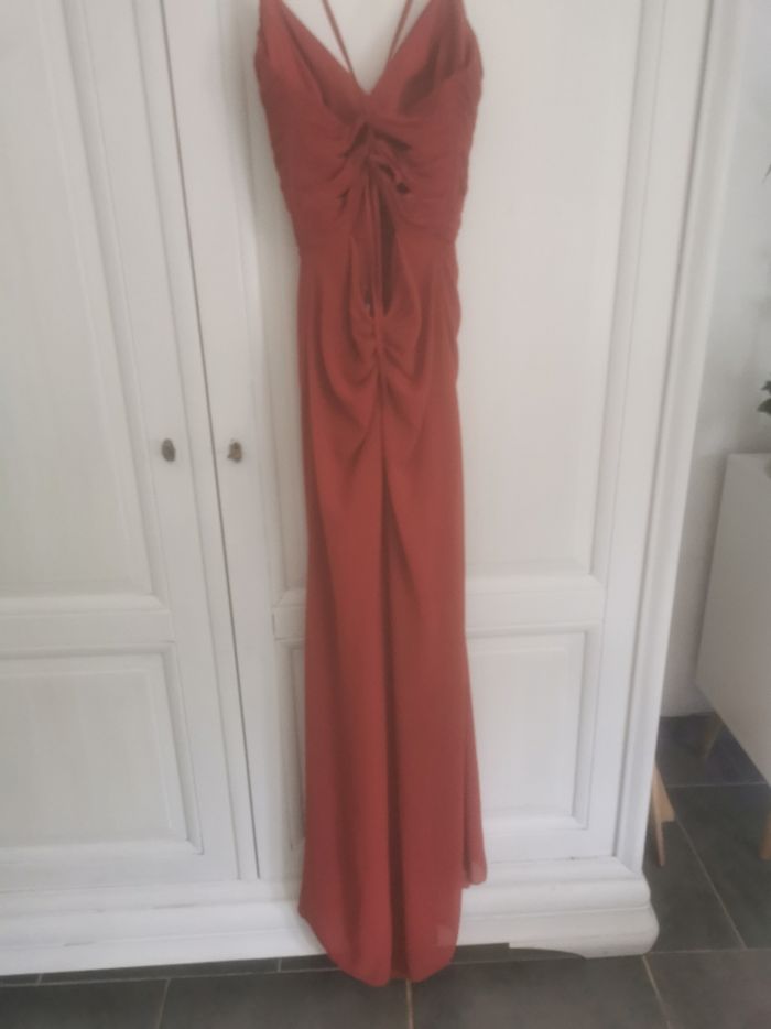 Jolie robe de cérémonie - photo numéro 3