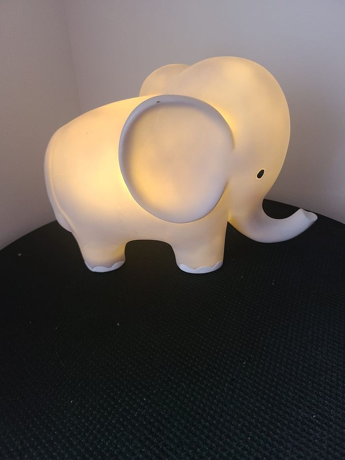 Veilleuse Lilian l'éléphant sans musique voir photos - photo numéro 2