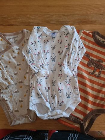 Lot 3 bodies 6 mois
