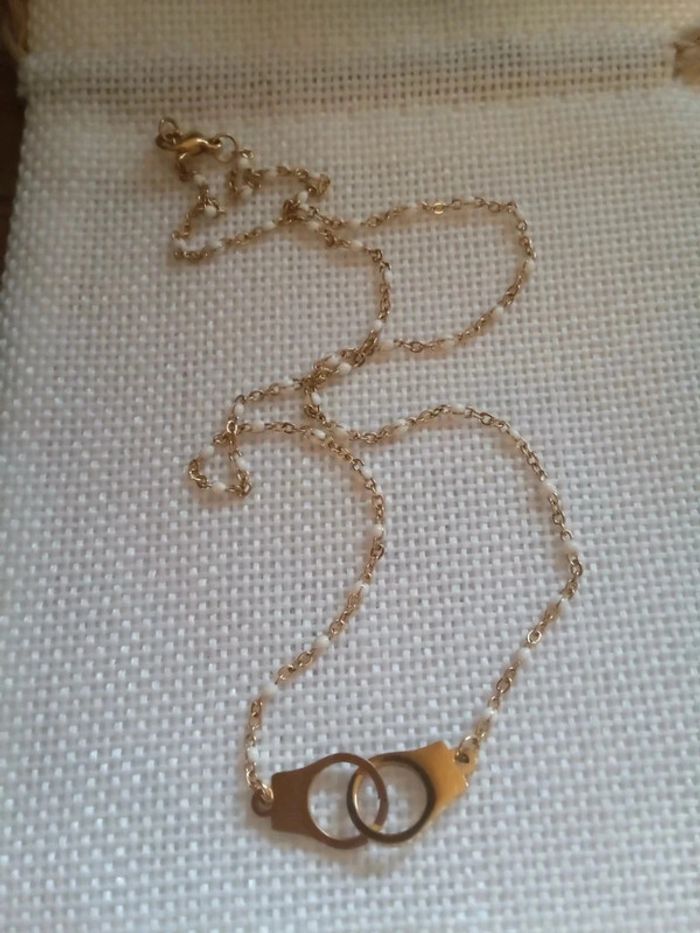 Collier menottes - photo numéro 2