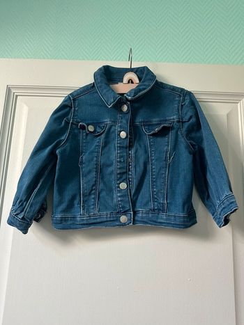 Veste en jean tape à l'œil