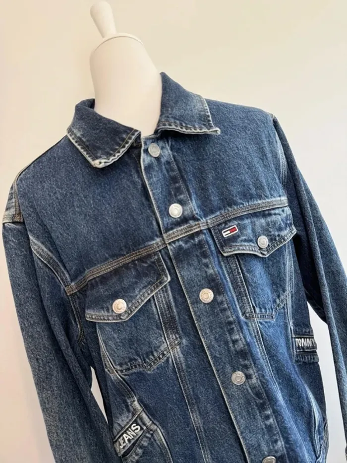 Veste en jeans Tommy Jeans Oversize Utilitary Trucker neuve taille S - photo numéro 2