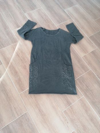 Robe taille L grise avec strasses