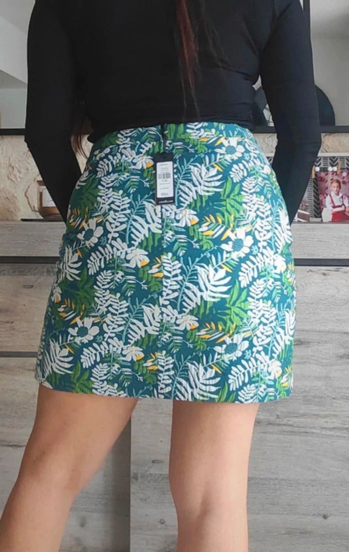 Mini jupe Caroll 40 marguerites fleurs bleu vert blanc neuf - photo numéro 3