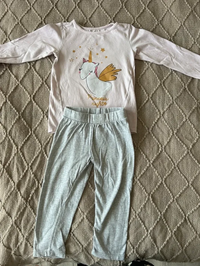 Pyjama deux pièces 24 mois - photo numéro 2