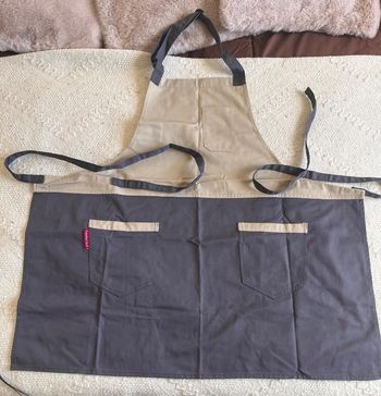 Lot 2 Tabliers Chasubles Gris. Neufs