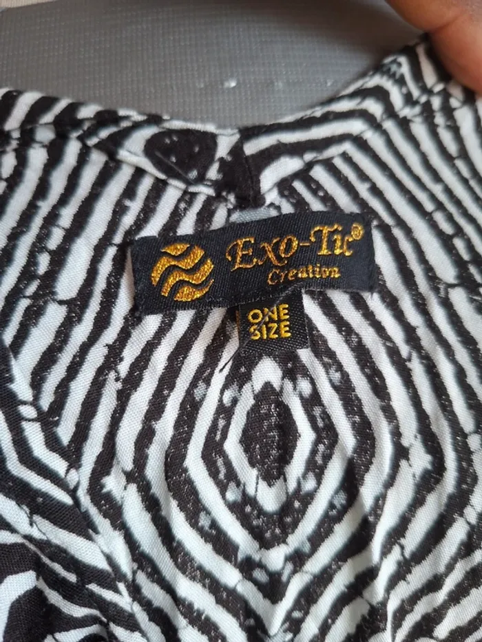 Tunique ample noire et blanche, imprimé graphique, neuve, taille unique - photo numéro 3