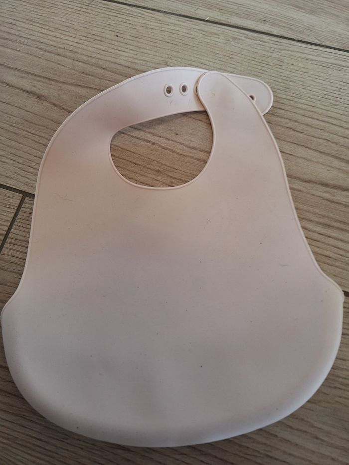 Bavoir silicone bébé fille - photo numéro 2