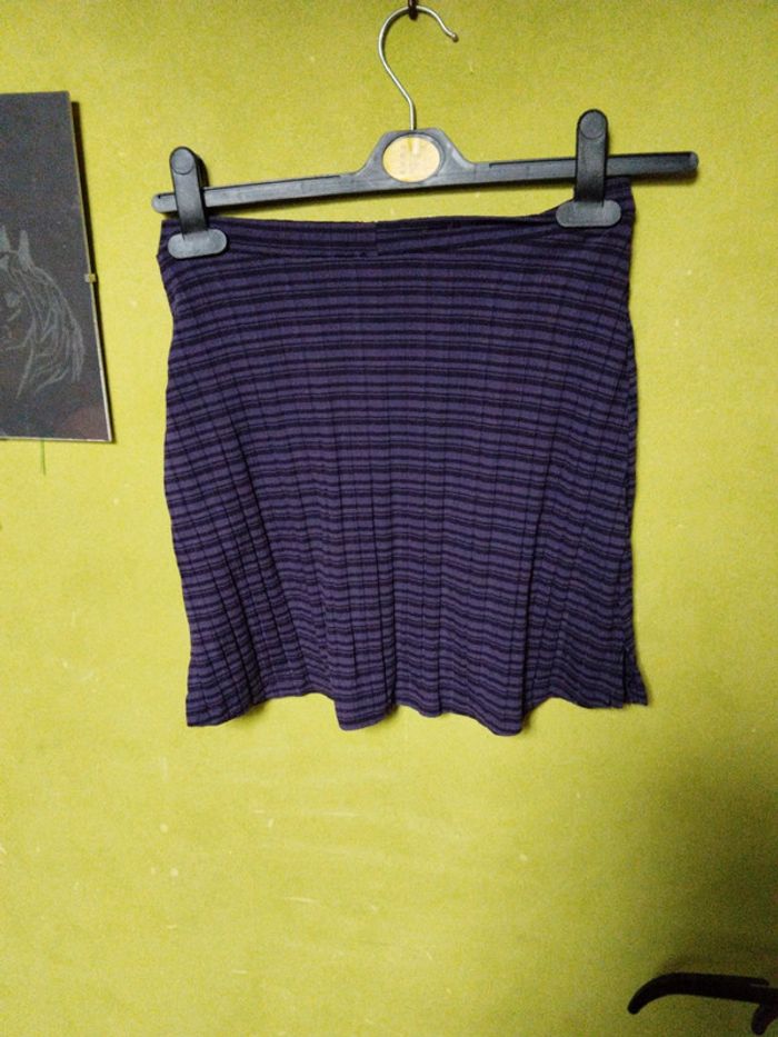 Jupe violette - photo numéro 2
