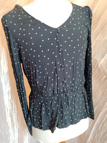 Joli haut léger a pois