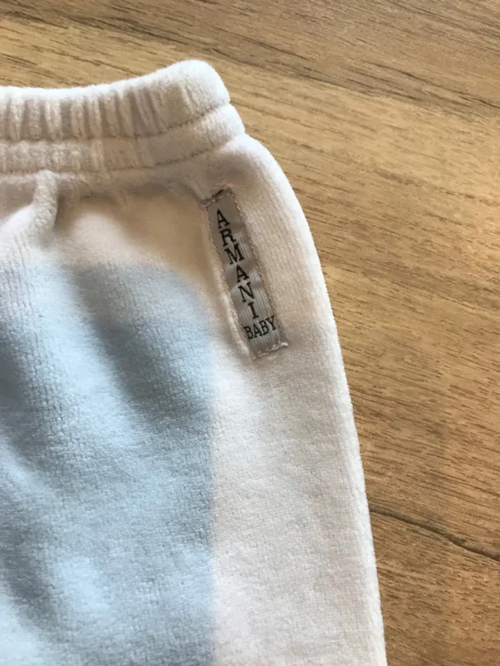 Pantalon Armani taille 3 mois - photo numéro 5