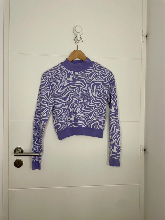 Pull violet et blanc