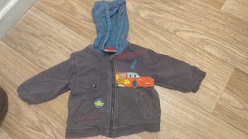 Veste avec  capuche  garçon